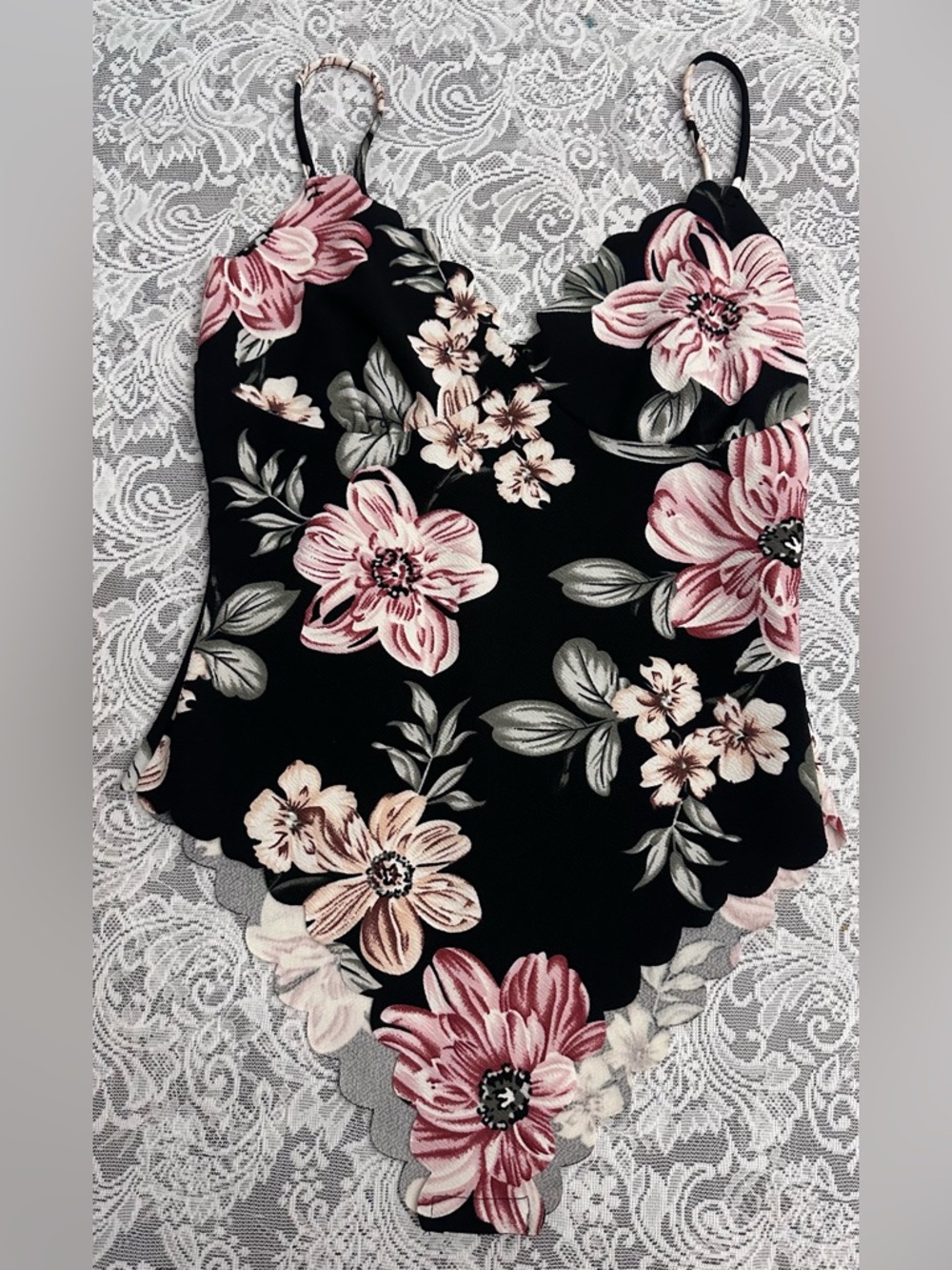 Shein Floral Bodysuit Women’s Large Black Pink Scallop Trim